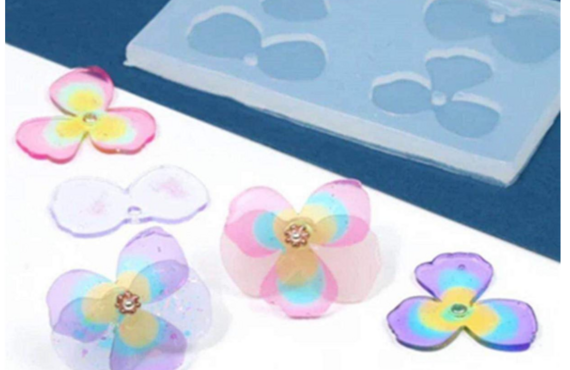 かわいい花びらを作成できるシリコンモールドです。【素材屋絆堂】